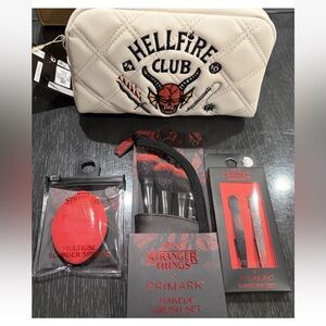Stranger Things X Primark Lot Of 4 Bag, Make Up Brush Set, Blender And Tweezers